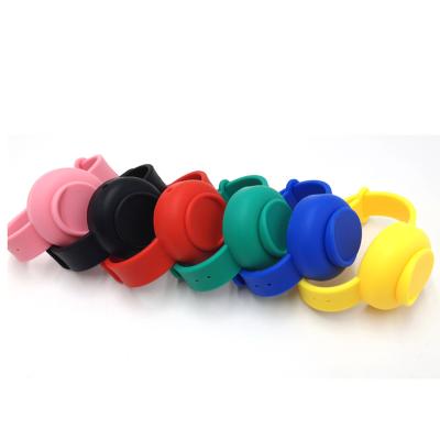 China Wholesale Reusable Decoration Silicone Hand Sanitizer Wrist Band Extrusion Wristband for sale