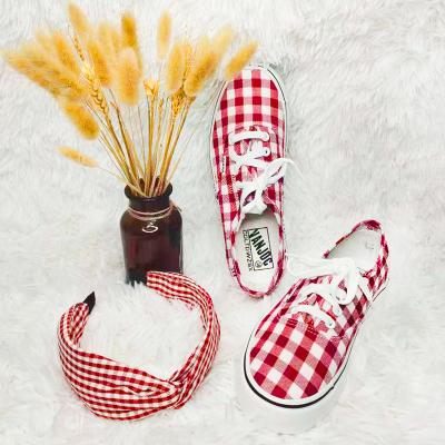 China Fashion Trend X461 New Arrivals Ladies Plaid Canvas Shoes And Bandeau Set Fashionable Women Canvas Shoes for sale