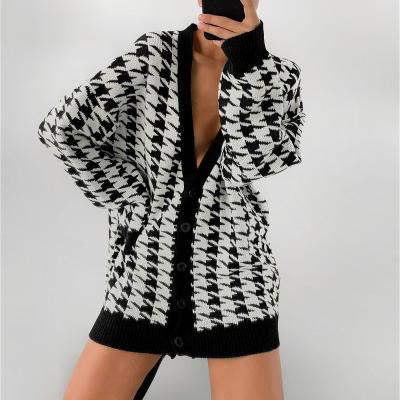 China Hot Selling Anti-wrinkle Cardigan Long Sleeve Plus Size Knit Plaid Sweater Women for sale