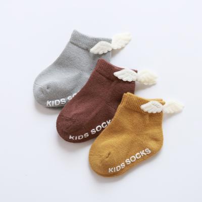 China QUICK DRY wholesale ankle socks 3D lace bowknot newborn wings monster combed cotton anti slip baby socks for sale