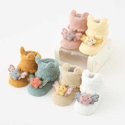 China 2021 Cute Toddler Cartoon Star Coral QUICK DRY Anti Slip Fleece Anti Slip Gel Floor Booties Shoes Babies for sale