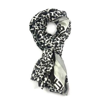 China New Classic Spring Women Scarf Shawls Ladies Travel Long Leopard Print Shawl for sale