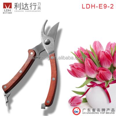 China Anti-Slip Handle Curved Garden Scissors Bonsai Grafting Knife Types Of Grafting Scissors for sale