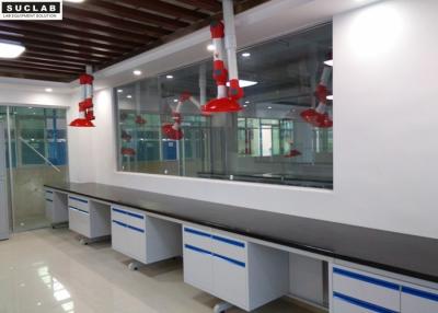 China Los muebles de acero químicos del laboratorio de la escuela, laboratorio colgante del gabinete presentan bancos de trabajo en venta