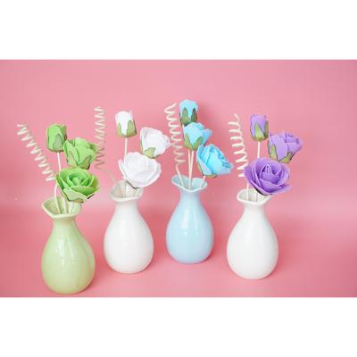 China Sustainable Fragrance Diffuser with Oil Absorbing Artificial Flowers and Rattan Sticks in Gift Box for Home Decor for sale