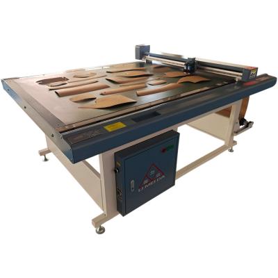 Cina Modello di carta da abbigliamento Flatbed Cutter Plotter 1209/1509/1510/1512 Con rilevamento difetti in vendita