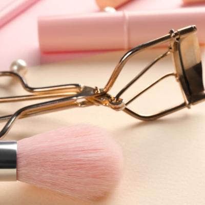 China Comfortable Handle Customize Refillable Makeup Set Mini Rose Gold Eyelash Curler Eco - Friendly for sale