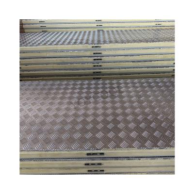 China 960mm Or Customized Machine For Manufacturing Sandwich Sup Panel Repair Cold Storage Panels for sale