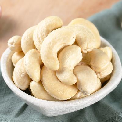 China Hot Sale Dry OEM Bottled Cashew Nuts Original Nuts Natural Pure Natural Salt Free Delicious Crispy for sale