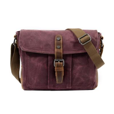 China New Retro Simple Men's Messenger Bag Daily Life Canvas Bag And Waterproof Bag for sale