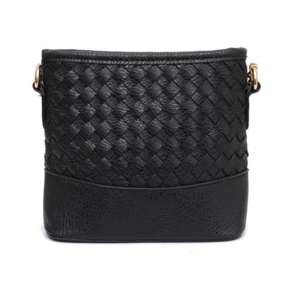 China Fashion Elegant Women's Mini Summer Woven Chains Bag Vegan Leather Cross Small - Body Bags For Girl for sale