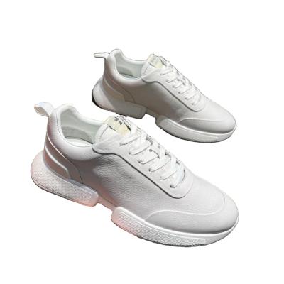 China High quality men's sports shoes fashion trend leather men's shoes 2021 casual shoes for sale