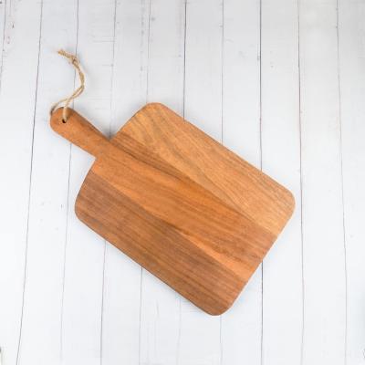 China Sustainable Long Handle Acacia Wood Kitchen Cutting Board for sale