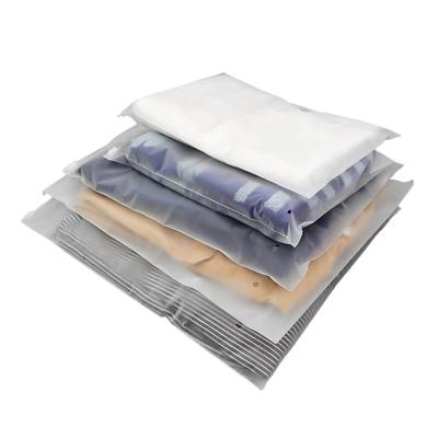 China Wing house cat China factory BIODEGRADABLE plastic clothing packaging bags/white custom clothing tote bag/custom zipper clothing bags for sale