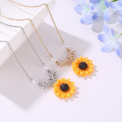 China Fashion Hot Selling Jewelry Stainless Steel Sunflower Necklace Clavicle Pendant Necklace for sale