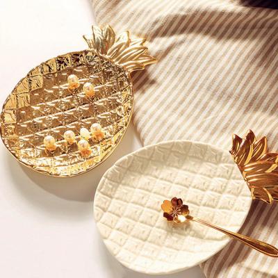 China Newest Fsahion Home Furniture Gold Plated Pineapple Candy Dish Ceramic Jewelery Jewelry Tray for sale