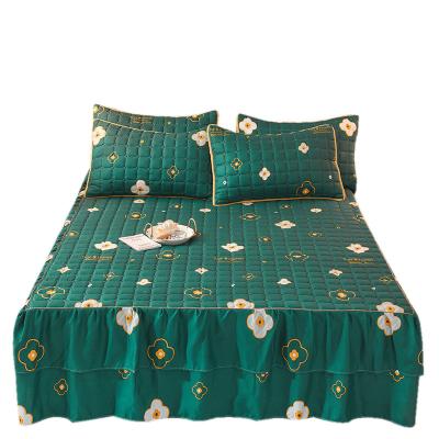 China Decorative 100% Polyester Bed Skirt Plain Fabric King Queen Bed Skirt for sale