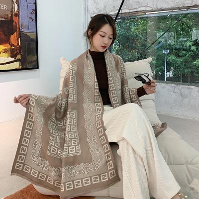 China European American Wholesale Chain Literary Female Long Coat Temperament Factory Retro Scarf for sale