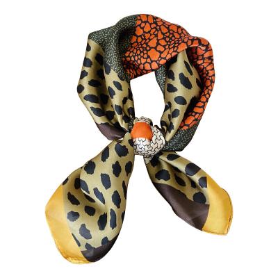 China Medium Manufacture Wholesale Custom Design 70*70cm Leopard Print Chiffon Scarf Neck Tube Scarf Bandana For Women Square Silk Scarf for sale