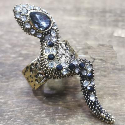 China Antique Snake Cocktail Women Punk Rings Jewelry Rhodium Plated Style Sparkle Open Ring for sale