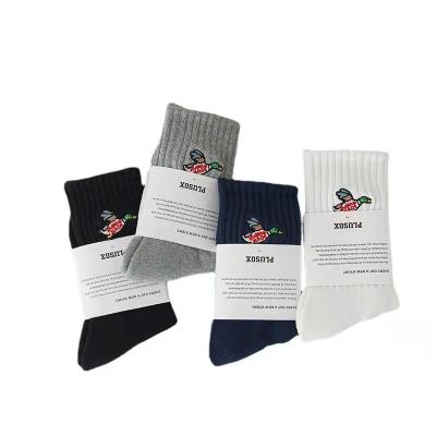 China Autumn And Winter New Men's Wild Duck Fashion Socks Ins Cotton couples tube QUICK-DRY and women's socks creative embroidery bangs wholesale for sale