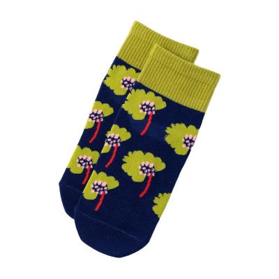 China 2021 New Autumn New Fashion Trend QUICK DRY CIT Retro Flower Jacquard Woman Stocking Breathable Fancy Women Floral Ankle Socks for sale