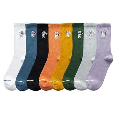 China Hot Selling New Fashion QUICK DRY Assorted Color Men Ankle Socks Cotton Knitted Embroidery Pattern Couples Fancy Socks for sale