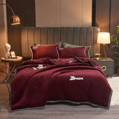 China Wholesale Customized Simple Mink Luxury Flannel Fleece Printed Comforter Sheet Plaid Bedding Set for sale