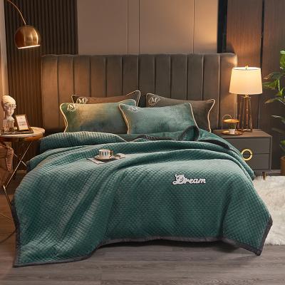 China Wholesale Simple Mink Luxury Flannel Fleece Printed Comforter Sheet Bedding Set Customized Fabric for sale