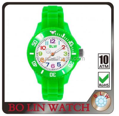 China New alarm sports kids watch to fashion sports to watch plasitic quartz for sale