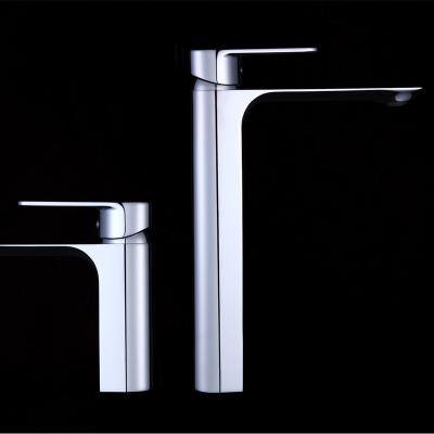 China Metered Faucets Bathroom Sink Faucets Lavatory Faucet Water Set Deck Mounted Model Design for sale