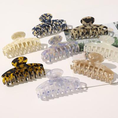 China Fashion New Arrival Flexible Leopard Women Hair Claw Clips Main Exciting Clip Large Acrylic Acetate Claw Hair Clips Clips Collection for sale