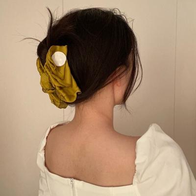 China Hot 2022 European and American style fabric petals grab to clip colorful button ponytail clip back of head clip hairpin headdress hair accessories for girl for sale