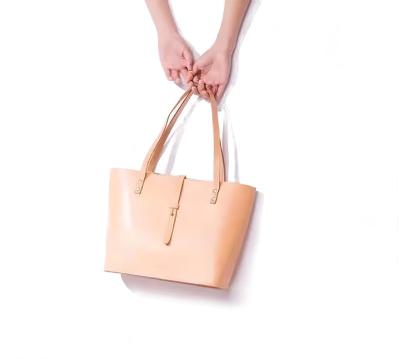 China 2022 New Fashion High-Textured Woman Bags Luxury Handbags Custom Color Full Grain Leather Women's Tote Bag for sale