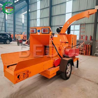 China Mobile Garden Branch Shredder Machine 55HP Diesel Engine Electric Start for sale