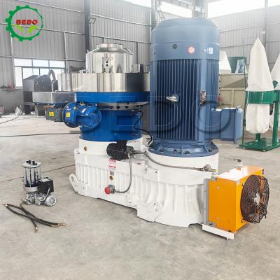 China 5000kg Weight PLC Controlled Wood Pellet Mill With 0.15kw Gear Pump for sale