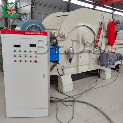 Cina Potente motore diesel Industrial Wood Crushing Machine per 1000 mm di larghezza in vendita