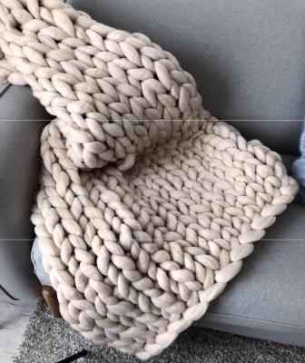 China Good Quality Breathable Comfortable Breathable Plyester Chunky Knit Blanket PASSIONATE New Design White for sale