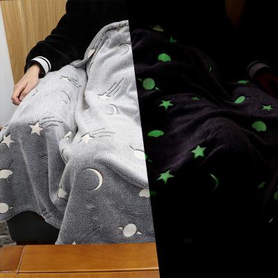 China 2021 Latest High Quality Personalized Cheap Folded Wall Fleece Throw Glow In Dark Blanket for sale