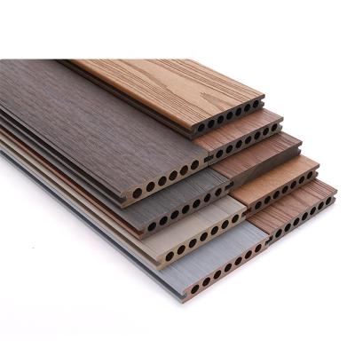 China Outdoor Deck Boards with Solid Co-Extruded Design Long-Lasting and Low Maintenance for sale