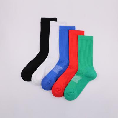 China Wholesale Men's Cotton Crew Gym Elite Sports Socks Anti-skid Good Quality Athletic Knee High Black Gray Green Soccer Socks With Basketballs for sale