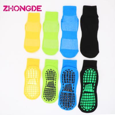 China Non Skid Breathable Trampoline Barre Pvc Rubber Socks Adults Polyester Trampoline Socks Suitable For Unisex for sale