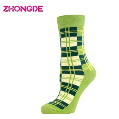 China Antibacterial Custom Funky Crew Crew Socks Funny Novelty Novelty Patterned Plaid Socks Bulk Price for sale