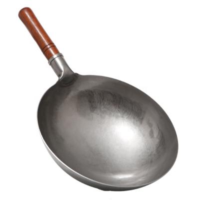 China Zhangqiu factory direct iron manual siamese wok wooden handle viable wok without chemical coating pan for sale