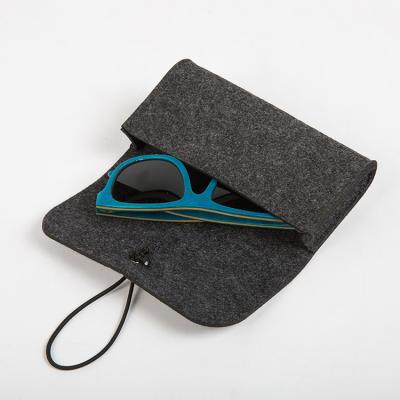 China Data Cable Hot Selling TikTok Tried Outlet Sunglasses Lipstick Powder Storage Bag Support ODM/OEM Female Glasses Case Custom Logo for sale