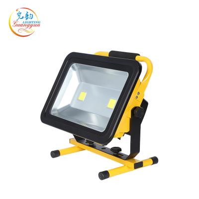 China Outdoor 100W large capacity aluminum alloy waterproof ip65 rechargeable battery led flood lamp for sale