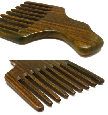 China Comfortable Made of One Whole Piece of Natural Green Sandal Wood Wide Tooth Hair Comb Green sandalwood hair comb for sale