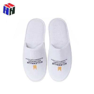 China Closed Toe/Disposable Flip Flop Low Toe Slippers White Mens Spa Slippers Soft Open Hotel Travel Slippers for sale