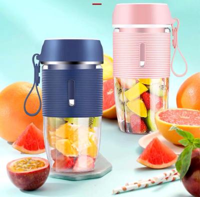 China Outdoor Portable Rechargeable USB Fruit Juicer Handheld Blender for sale