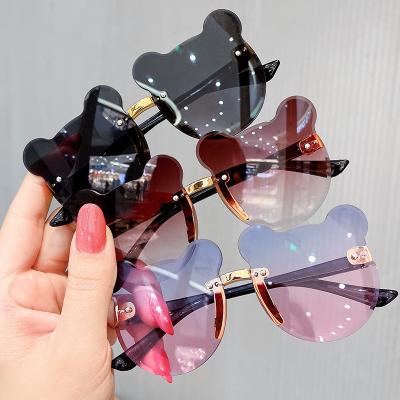 China 2022 New Arrivals Boys Girls Shades Custom Sunglasses UV400 Cute Bear Children's Fashion Sunglasses for sale